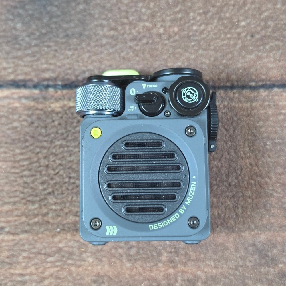 Muzen Wild Mini Bluetooth Speaker Grey Rugged Portable Flashlight MW-PVXI